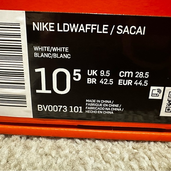 SOLD Sacai x Nike LD Waffle - Picture 2 of 7